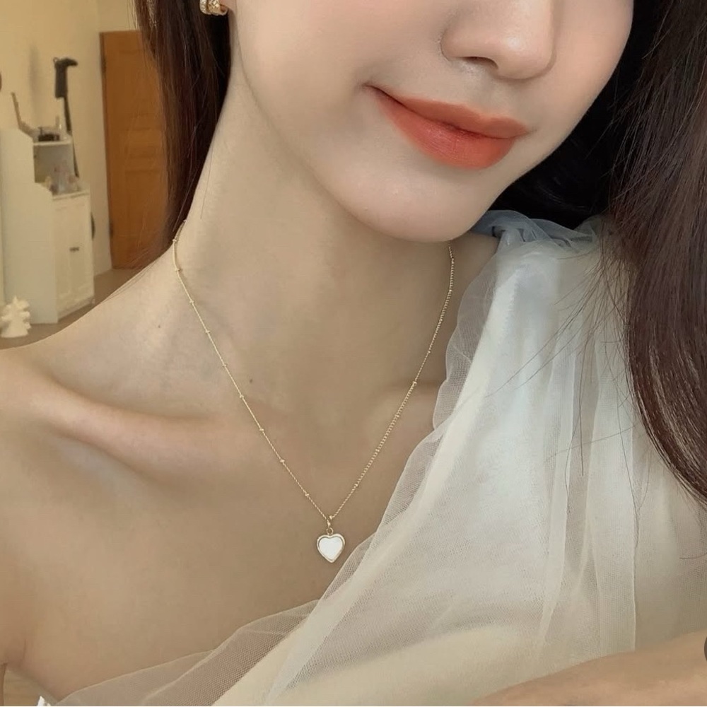 Gold Heart Pendant Necklace